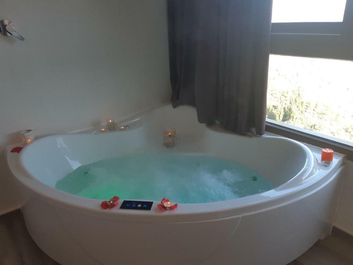 Casas Rurales Maribel - Complejo Moradas Del Cerro 2 - Suites Con Jacuzzi En Alcala Del Jucar Casas del Cerro Zewnętrze zdjęcie